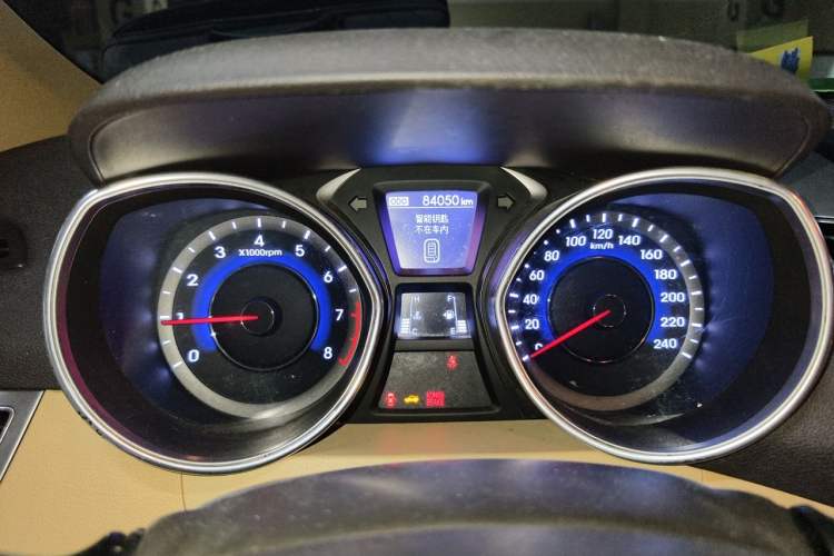 Used Hyundai Elantra (5th Generation / Langdong) 2012 1.6L Manual Leading Model Odometer Close Up
