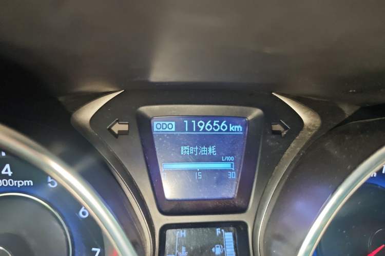 Used Hyundai Elantra (5th Generation / Langdong) 2012 1.6L Manual Leading Model Odometer Close Up