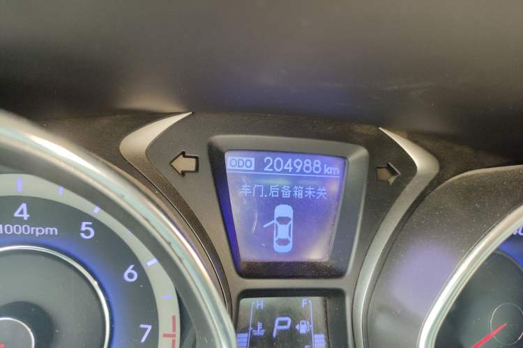 Used Hyundai Elantra (5th Generation / Langdong) 2012 1.6L Automatic Prestige Model Odometer Close Up