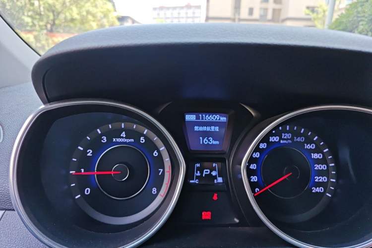 Used Hyundai Elantra (5th Generation / Langdong) 2012 1.6L Automatic Leading Model Odometer Close Up