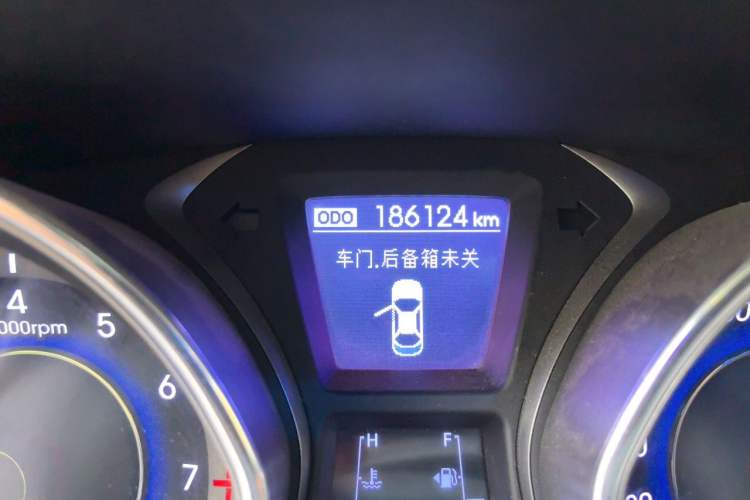 Used Hyundai Elantra (5th Generation / Langdong) 2012 1.6L Manual Leading Model Odometer Close Up