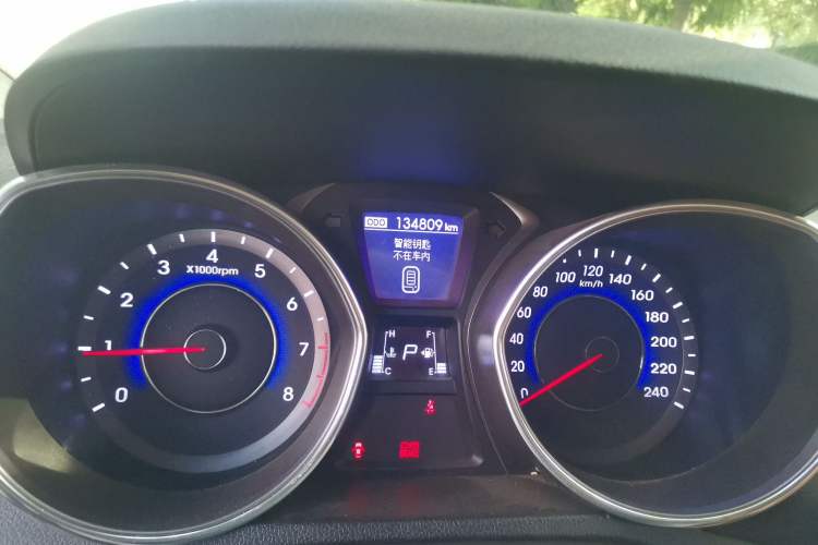 Used Hyundai Elantra (5th Generation / Langdong) 2012 1.6L Automatic Prestige Model Odometer Close Up