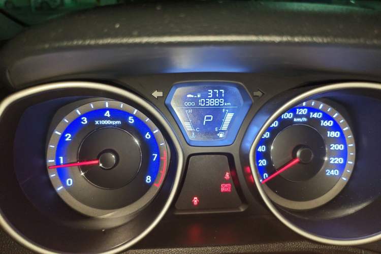 Used Hyundai Elantra (5th Generation / Langdong) 2012 1.6L Automatic Fashion Edition Odometer Close Up