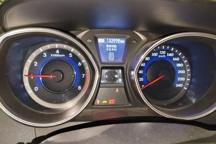 Used Hyundai Elantra (5th Generation / Langdong) 2012 1.6L Manual Leading Model Odometer Close Up