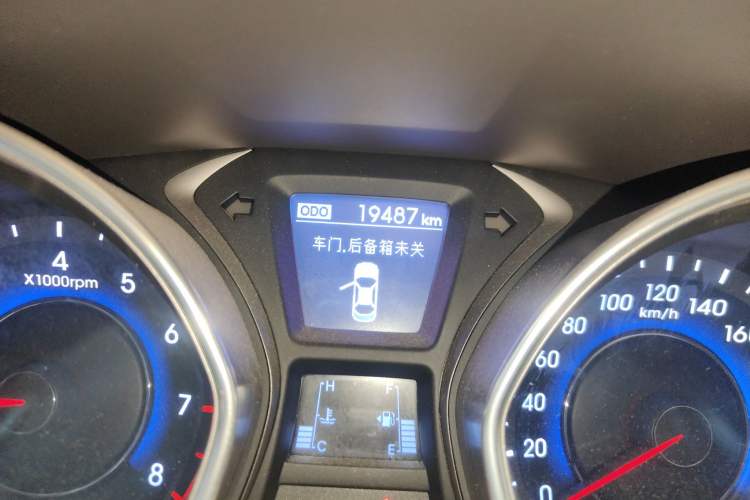 Used Hyundai Elantra (5th Generation / Langdong) 2012 1.6L Manual Leading Model Odometer Close Up