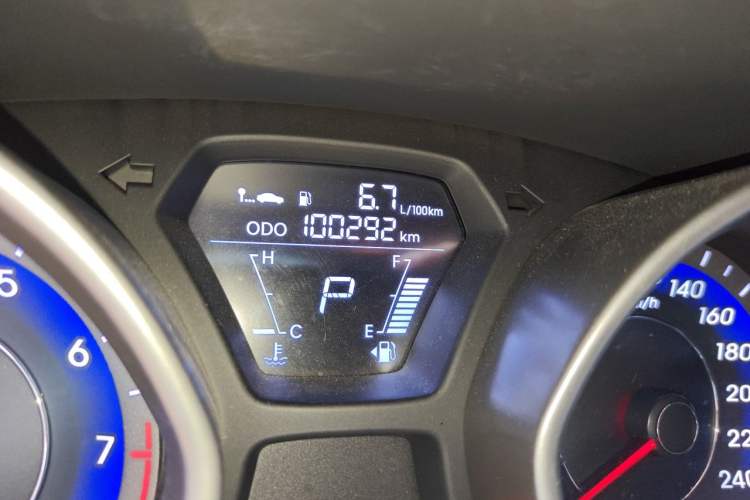 Used Hyundai Elantra (5th Generation / Langdong) 2012 1.6L Automatic Fashion Edition Odometer Close Up