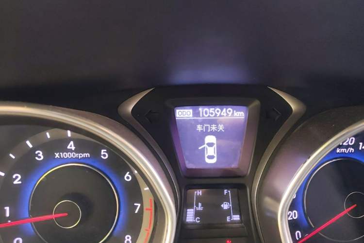 Used Hyundai Elantra (5th Generation / Langdong) 2012 1.6L Manual Leading Model Odometer Close Up