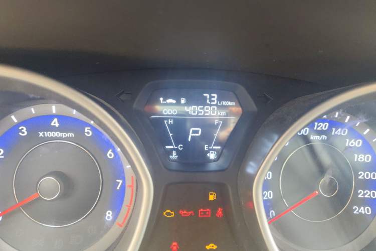 Used Hyundai Elantra (5th Generation / Langdong) 2012 1.6L Automatic Fashion Edition Odometer Close Up
