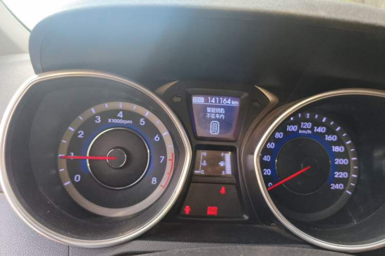 Used Hyundai Elantra (5th Generation / Langdong) 2012 1.6L Manual Leading Model Odometer Close Up