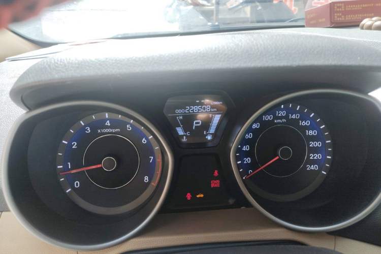 Used Hyundai Elantra (5th Generation / Langdong) 2012 1.6L Automatic Fashion Edition Odometer Close Up