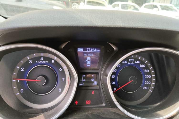 Used Hyundai Elantra (5th Generation / Langdong) 2012 1.6L Manual Leading Model Odometer Close Up