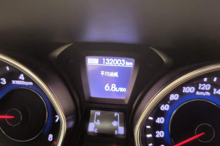 Used Hyundai Elantra (5th Generation / Langdong) 2012 1.6L Manual Leading Model Odometer Close Up