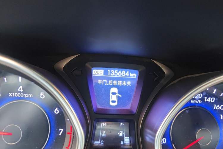 Used Hyundai Elantra (5th Generation / Langdong) 2012 1.6L Manual Leading Model Odometer Close Up