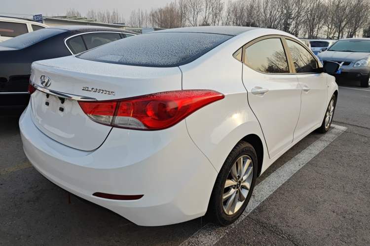 Used Hyundai Elantra (5th Generation / Langdong) 2012 1.6L Manual Fashion Edition Rear Right 45 Deg