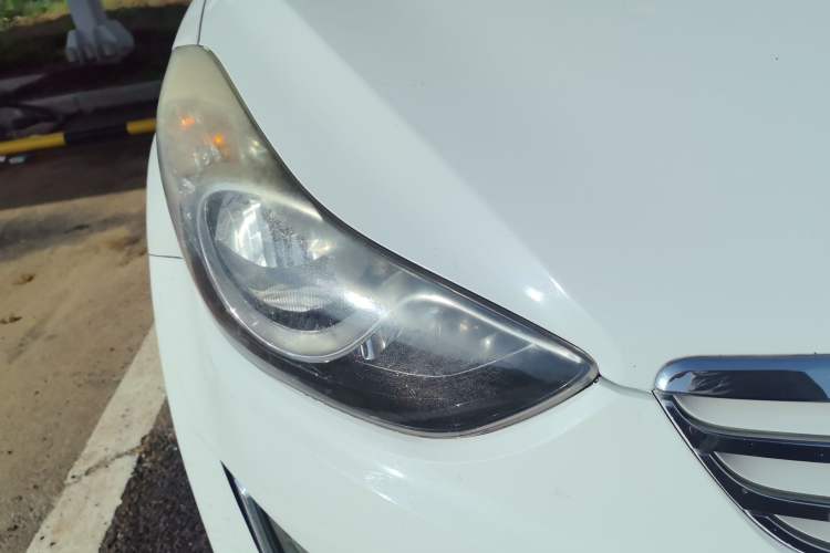 Used Hyundai Elantra (5th Generation / Langdong) 2012 1.6L Manual Leading Model Right Front Headlight