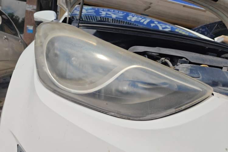 Used Hyundai Elantra (5th Generation / Langdong) 2012 1.6L Automatic Prestige Model Right Front Headlight