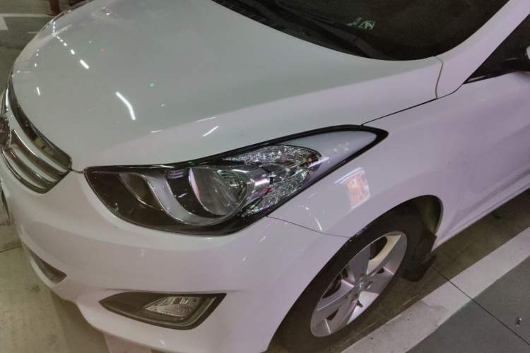 Used Hyundai Elantra (5th Generation / Langdong) 2012 1.6L Manual Leading Model Right Front Headlight