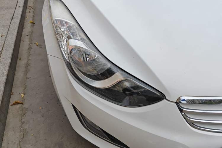 Used Hyundai Elantra (5th Generation / Langdong) 2012 1.6L Automatic Fashion Edition Right Front Headlight