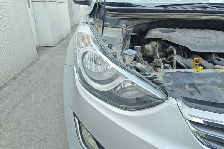 Used Hyundai Elantra (5th Generation / Langdong) 2012 1.6L Automatic Prestige Model Right Front Headlight