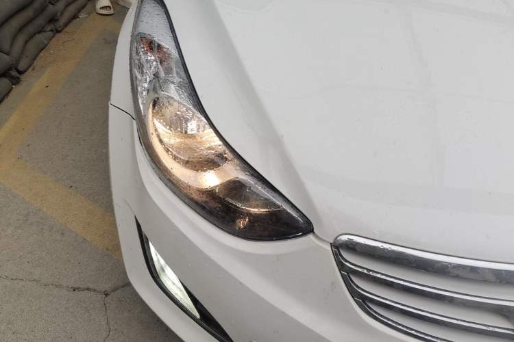 Used Hyundai Elantra (5th Generation / Langdong) 2012 1.6L Manual Leading Model Right Front Headlight