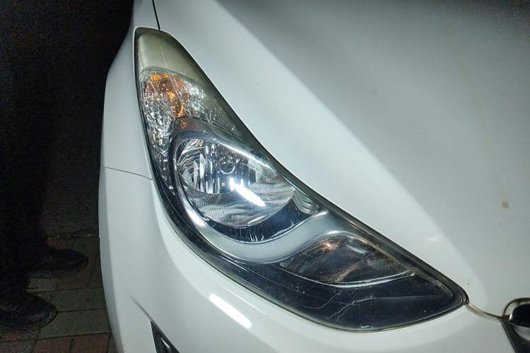 Used Hyundai Elantra (5th Generation / Langdong) 2012 1.6L Manual Leading Model Right Front Headlight