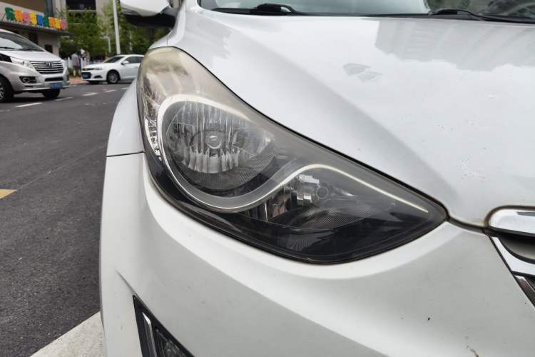 Used Hyundai Elantra (5th Generation / Langdong) 2012 1.6L Automatic Leading Model Right Front Headlight