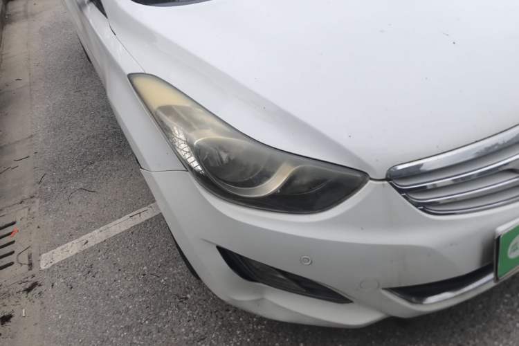 Used Hyundai Elantra (5th Generation / Langdong) 2012 1.6L Manual Leading Model Right Front Headlight