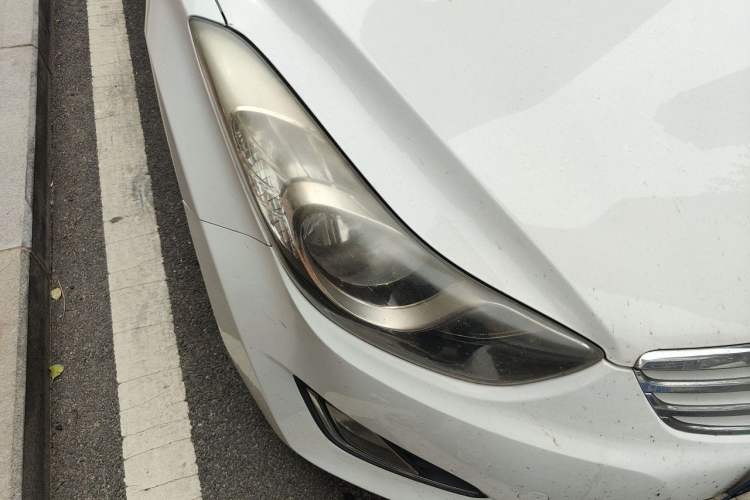 Used Hyundai Elantra (5th Generation / Langdong) 2012 1.6L Manual Leading Model Right Front Headlight