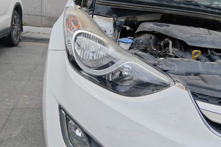 Used Hyundai Elantra (5th Generation / Langdong) 2012 1.6L Manual Leading Model Right Front Headlight