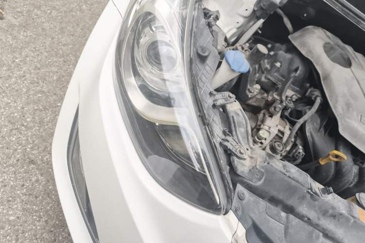 Used Hyundai Elantra (5th Generation / Langdong) 2012 1.6L Manual Leading Model Right Front Headlight