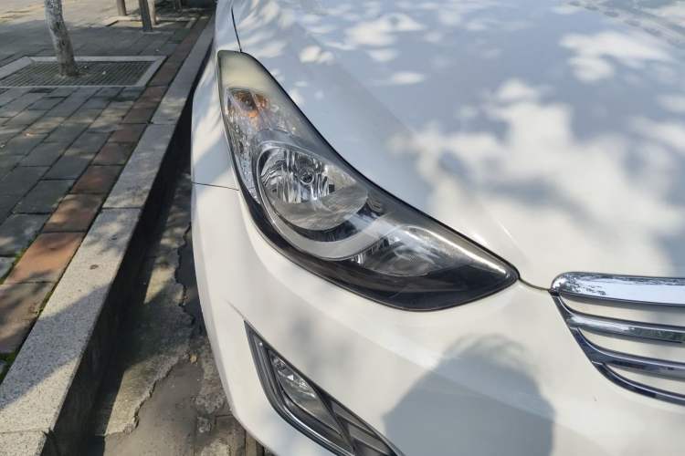 Used Hyundai Elantra (5th Generation / Langdong) 2012 1.6L Automatic Prestige Model Right Front Headlight