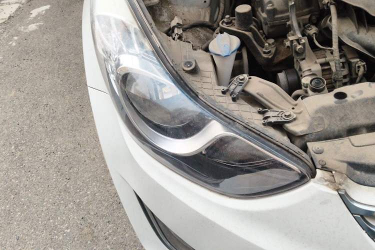 Used Hyundai Elantra (5th Generation / Langdong) 2012 1.6L Automatic Fashion Edition Right Front Headlight
