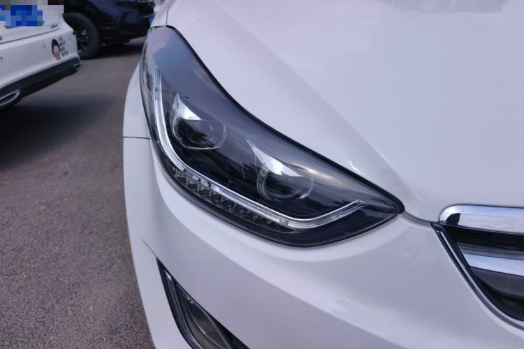 Used Hyundai Elantra (5th Generation / Langdong) 2012 1.6L Automatic Fashion Edition Right Front Headlight