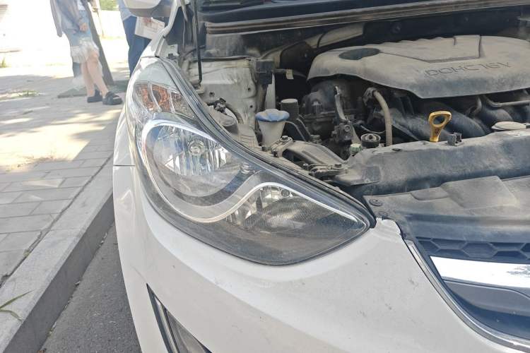 Used Hyundai Elantra (5th Generation / Langdong) 2012 1.6L Automatic Fashion Edition Right Front Headlight