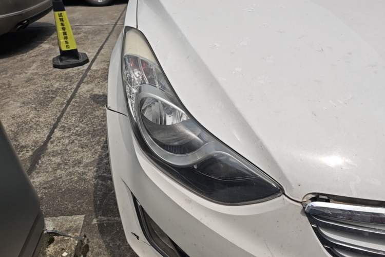 Used Hyundai Elantra (5th Generation / Langdong) 2012 1.6L Manual Leading Model Right Front Headlight
