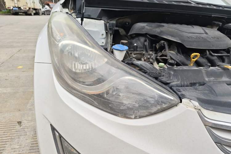 Used Hyundai Elantra (5th Generation / Langdong) 2012 1.6L Manual Leading Model Right Front Headlight