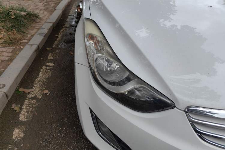 Used Hyundai Elantra (5th Generation / Langdong) 2012 1.6L Manual Leading Model Right Front Headlight