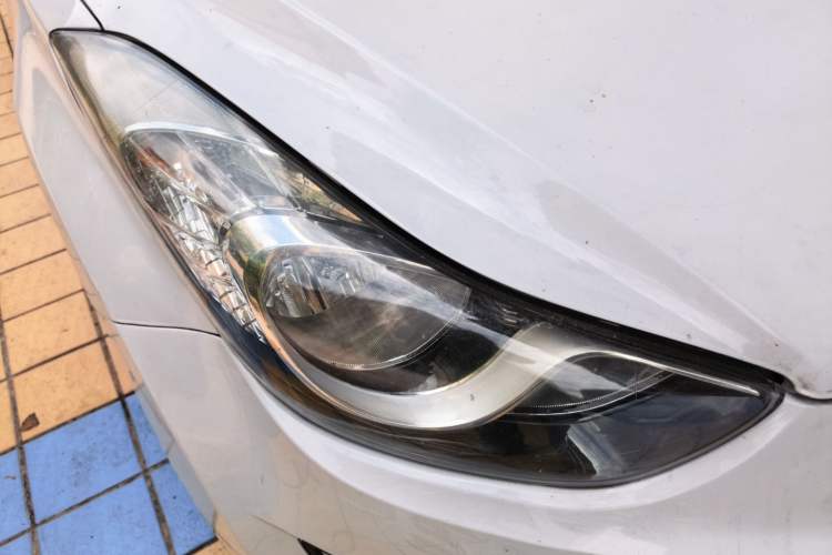 Used Hyundai Elantra (5th Generation / Langdong) 2012 1.6L Manual Leading Model Right Front Headlight