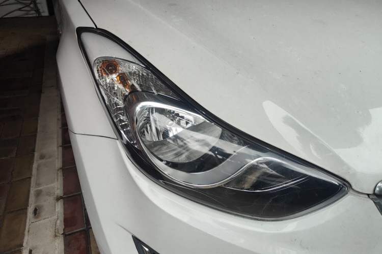 Used Hyundai Elantra (5th Generation / Langdong) 2012 1.6L Automatic Fashion Edition Right Front Headlight