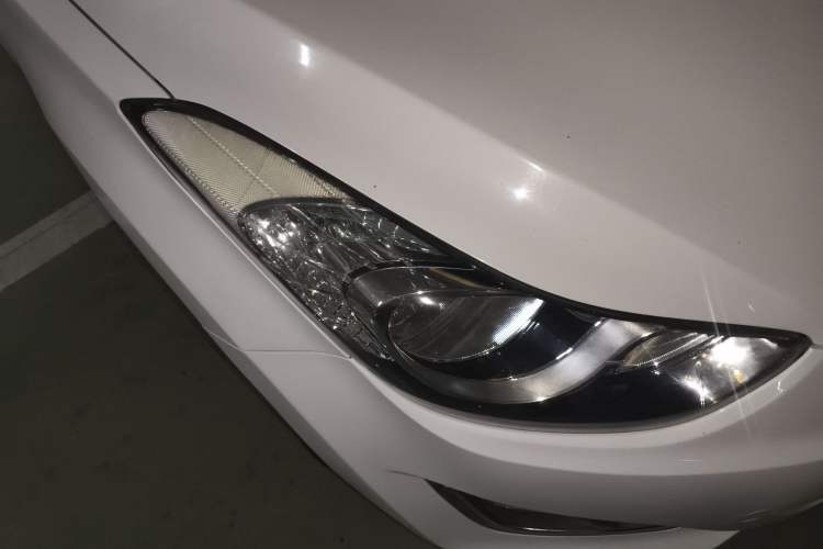 Used Hyundai Elantra (5th Generation / Langdong) 2012 1.6L Manual Leading Model Right Front Headlight