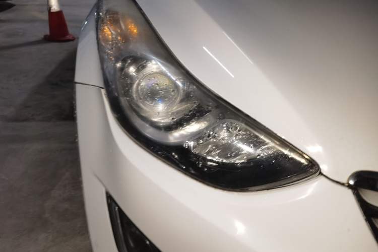 Used Hyundai Elantra (5th Generation / Langdong) 2012 1.6L Automatic Leading Model Right Front Headlight