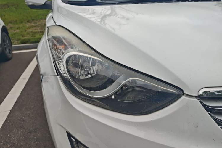 Used Hyundai Elantra (5th Generation / Langdong) 2012 1.6L Manual Leading Model Right Front Headlight