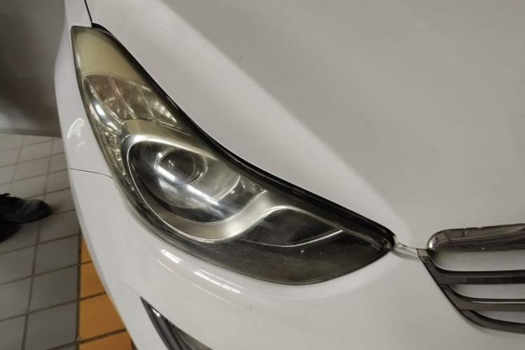 Used Hyundai Elantra (5th Generation / Langdong) 2012 1.6L Automatic Prestige Model Right Front Headlight