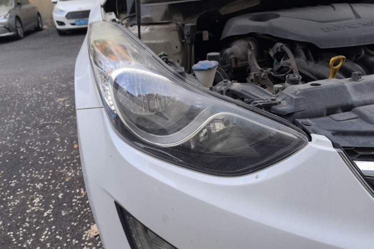 Used Hyundai Elantra (5th Generation / Langdong) 2012 1.6L Manual Leading Model Right Front Headlight