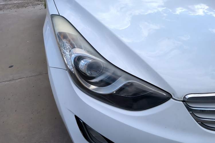 Used Hyundai Elantra (5th Generation / Langdong) 2012 1.6L Manual Leading Model Right Front Headlight