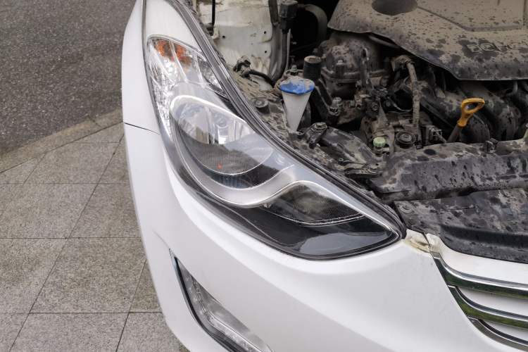Used Hyundai Elantra (5th Generation / Langdong) 2012 1.6L Manual Leading Model Right Front Headlight