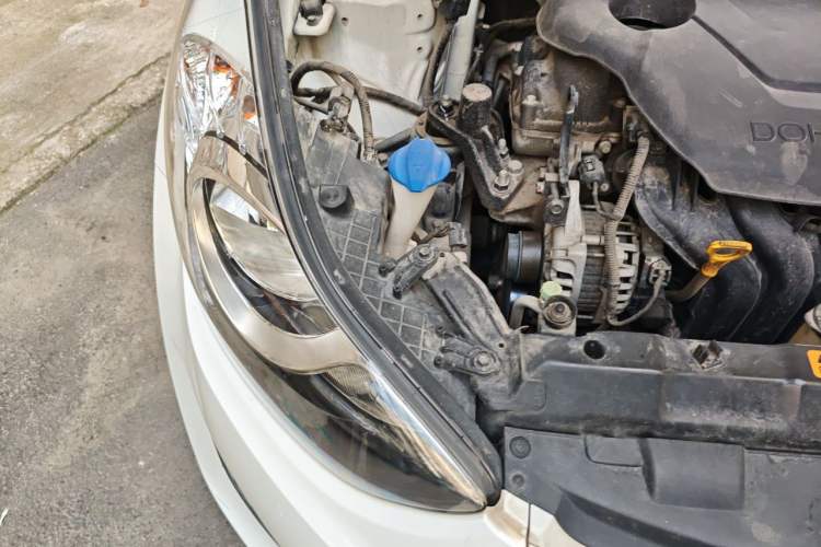 Used Hyundai Elantra (5th Generation / Langdong) 2012 1.6L Manual Leading Model Right Front Headlight