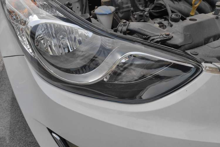Used Hyundai Elantra (5th Generation / Langdong) 2012 1.6L Automatic Leading Model Right Front Headlight