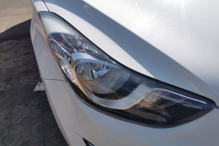 Used Hyundai Elantra (5th Generation / Langdong) 2012 1.6L Automatic Prestige Model Right Front Headlight