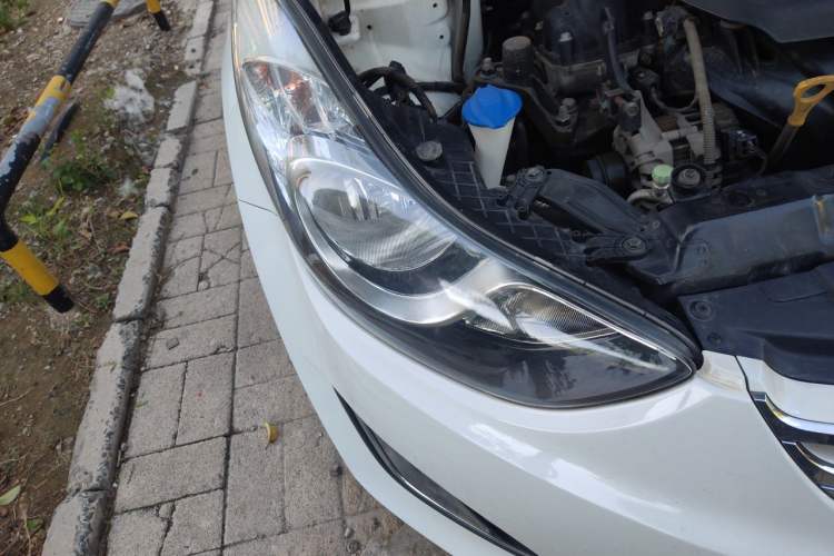 Used Hyundai Elantra (5th Generation / Langdong) 2012 1.6L Manual Fashion Edition Right Front Headlight